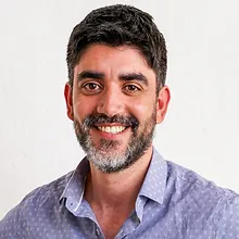 Dr. Luis Venegas G., oftalmólogo oculoplástico en Clínica Leben, Viña del Mar
